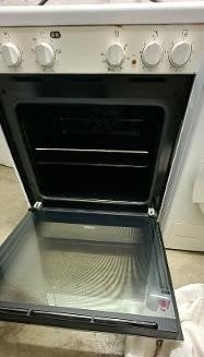 Cuisinière vitro-céramique ZANUSSI, Electroménager, 85 à 90 cm, 4 zones de cuisson, Céramique, Utilisé