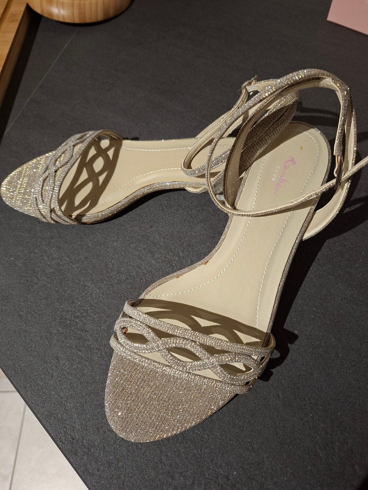 Trouwschoenen/sandalen, Ophalen, Goud