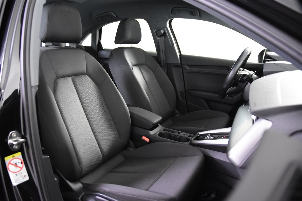 Audi A3 30 TFSI S-Tronic, 1360 kg, Achat, Entreprise, Entretenue par le concessionnaire