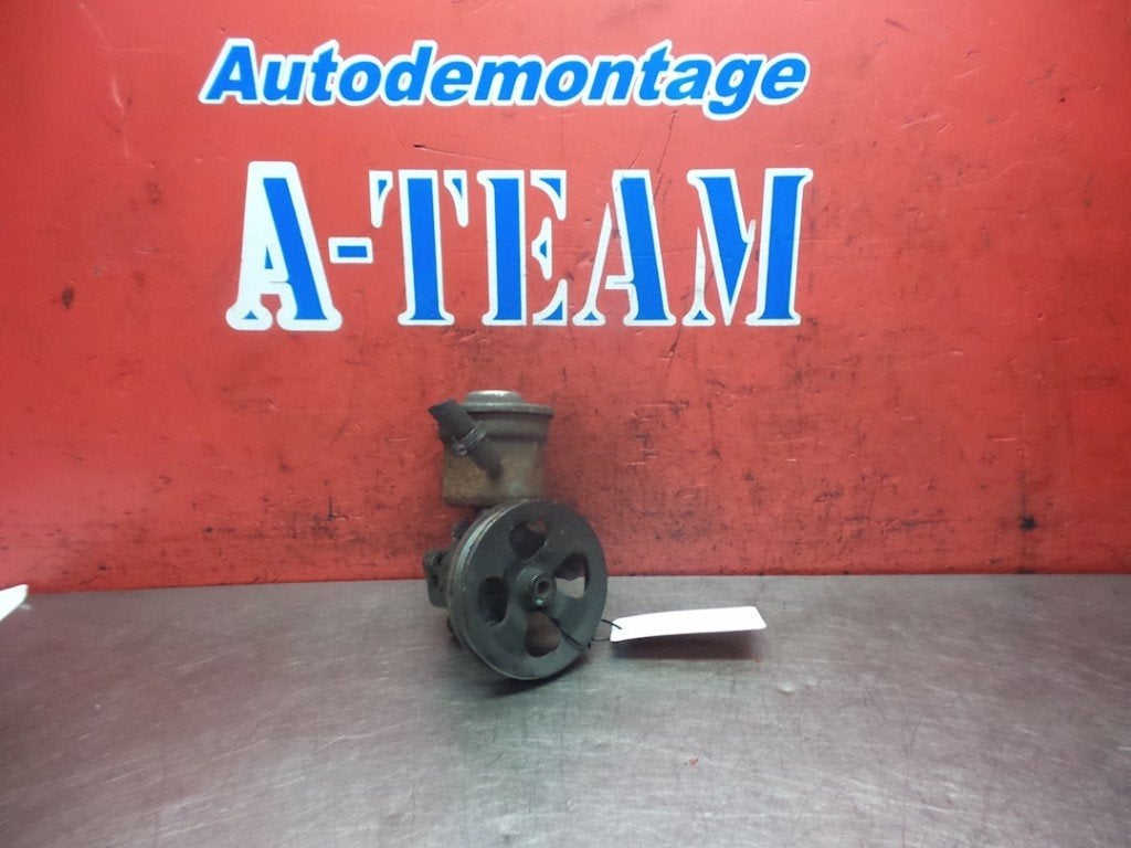 POMPE DE DIRECTION Toyota Yaris (P1) (01-1999/11-2005), Utilisé, Toyota