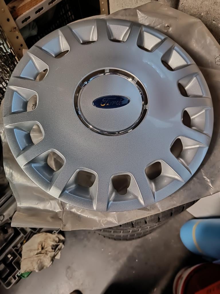 1 wieldeksels ford 15', Ophalen