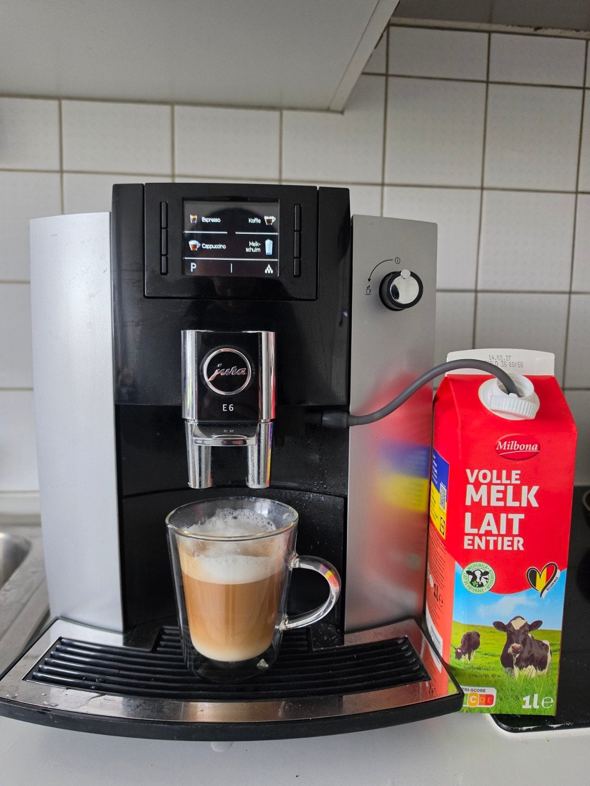 Jura E6 Koffie, Cappuccino en Espressomachine, Elektronische apparatuur, Ophalen, Zo goed als nieuw, Espresso apparaat, Gemalen koffie
