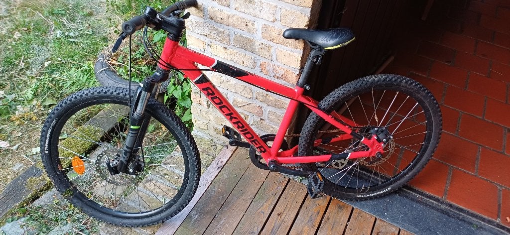 Vélo ROCKRIDER ST900 sport trail rouge, Vélos & Vélomoteurs, Vélos | VTT & Mountainbikes, Autres marques, Enlèvement ou Envoi