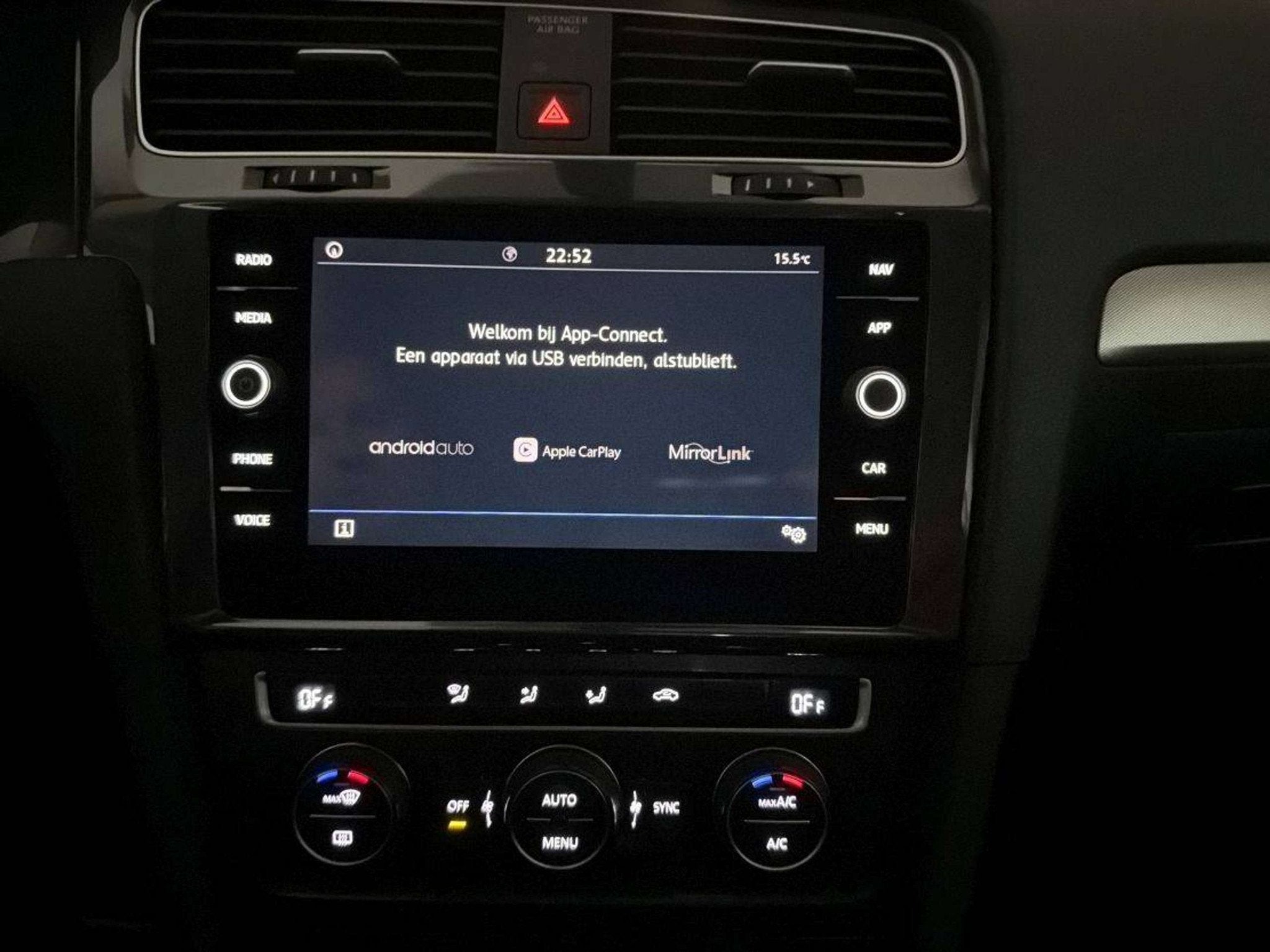 Volkswagen Golf 116PK * CLIMA * CAMERA * PDC VOOR + ACHTER *, Auto's, Voorwielaandrijving, Stof, Gebruikt, 110 g/km