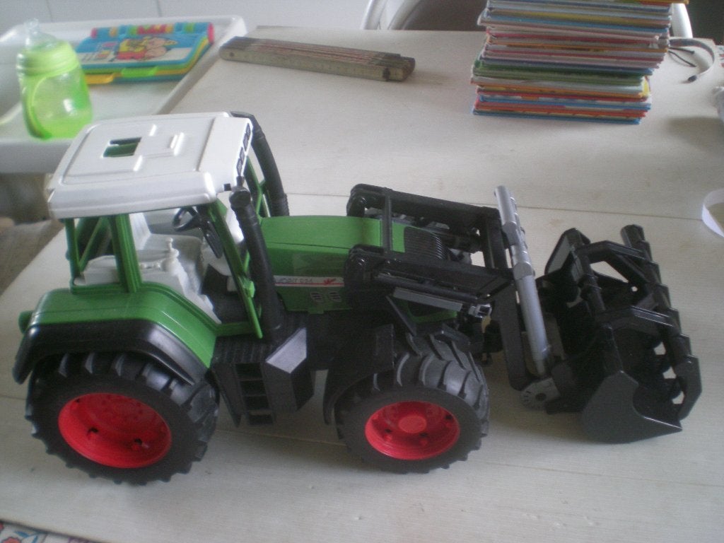groene tractor met schepper bruder, Enlèvement ou Envoi, Comme neuf