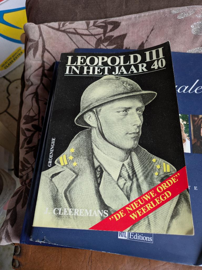 Leopold III in het jaar 40, Verzamelen, Koningshuis en Royalty, Ophalen of Verzenden, Zo goed als nieuw, Tijdschrift of Boek