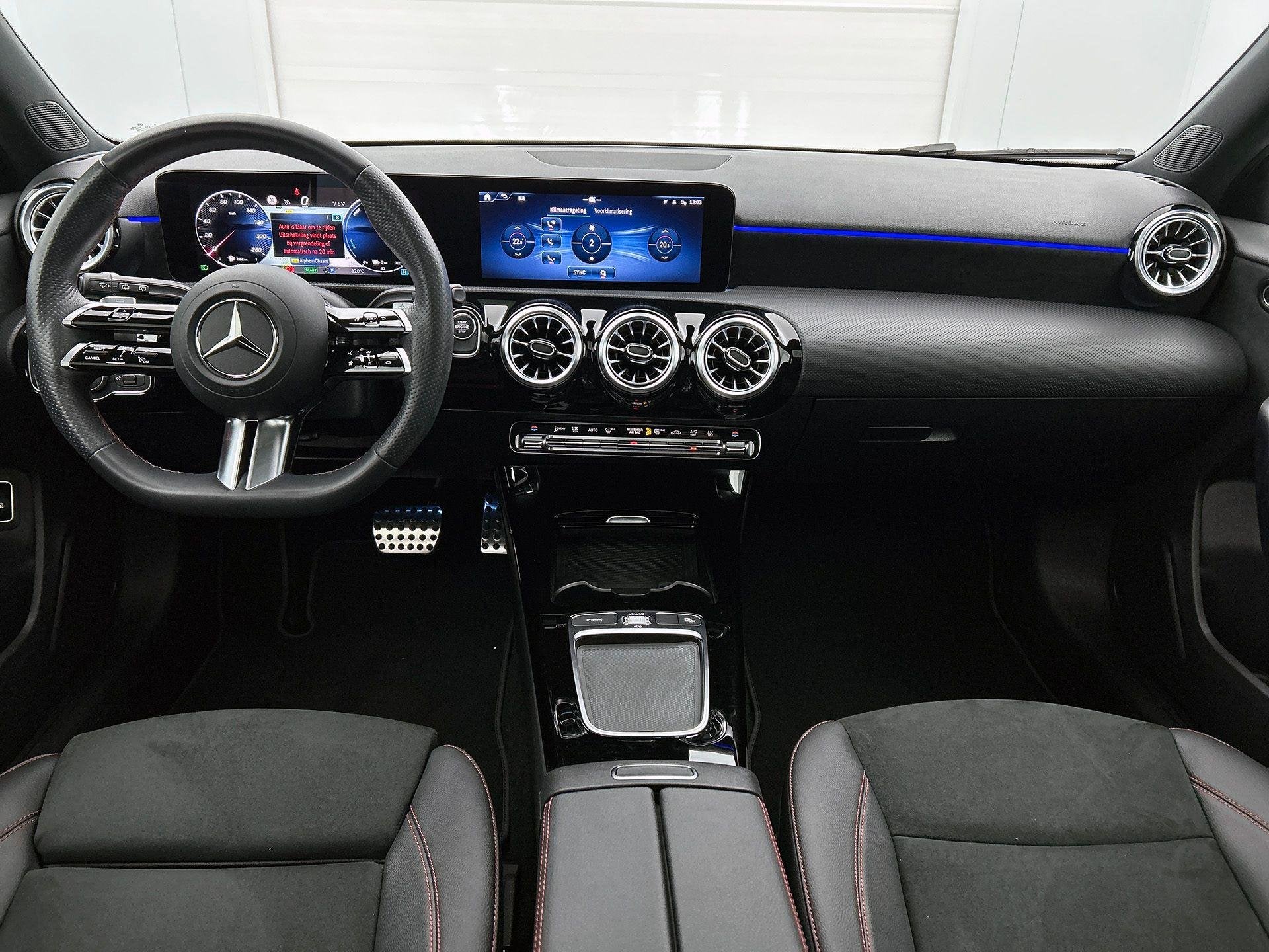 Mercedes-Benz A-klasse 250 e Hatchback AMG Line Night Pack |, Autos, Euro 6, Entreprise, 16 kWh, Hybride rechargeable