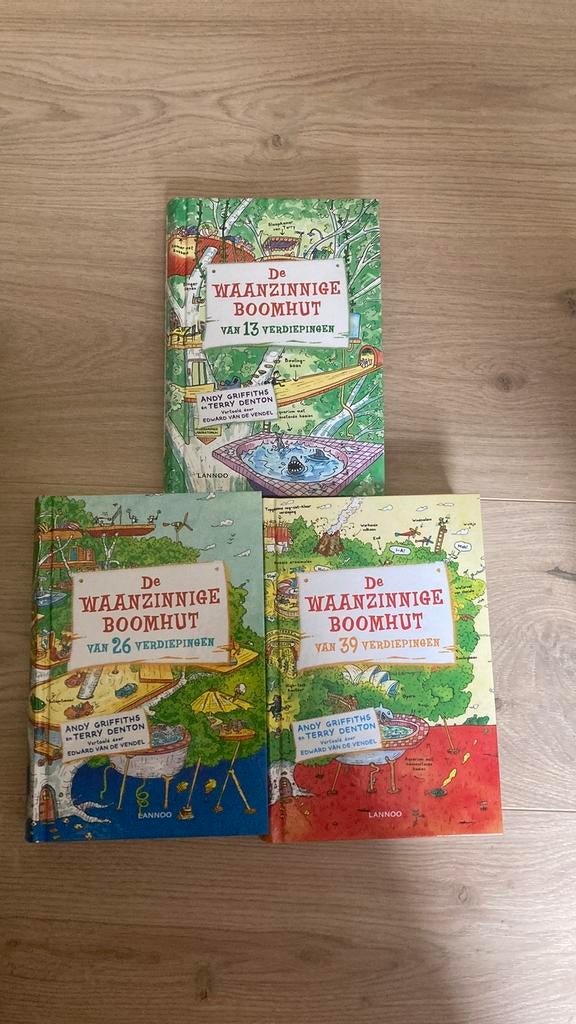 Driedelige boekenreeks DE WAANZINNIGE BOOMHUT, Ophalen, Zo goed als nieuw