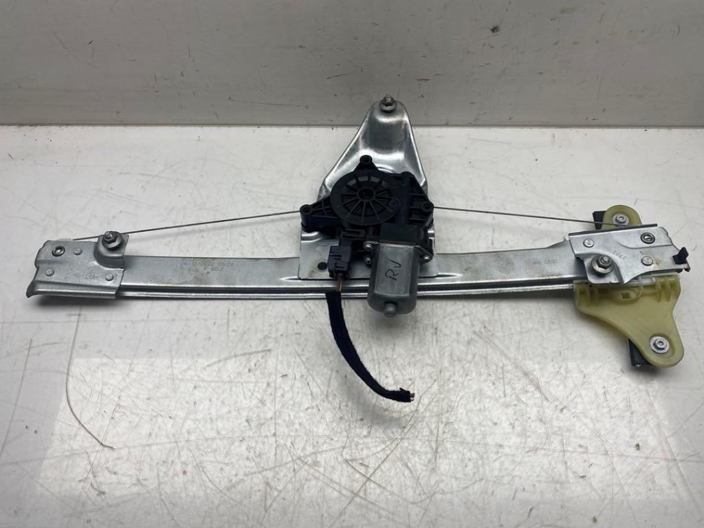 VITRE MECANISME AVANT DROIT Duster (SR) (|807201952R|), Autos : Pièces & Accessoires, Vitres & Accessoires, Dacia, Utilisé