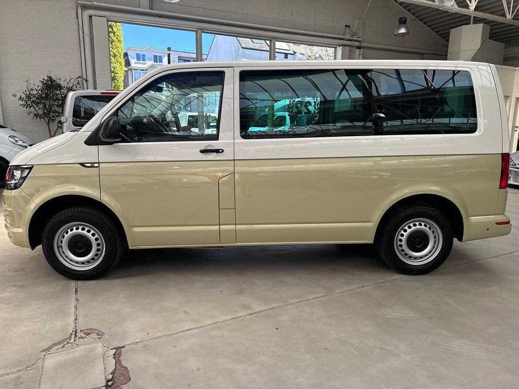 2017 Volkswagen Transporter - 4x4 - 102000km, Auto's, Volkswagen, Automaat, Monovolume, Gebruikt, Euro 6
