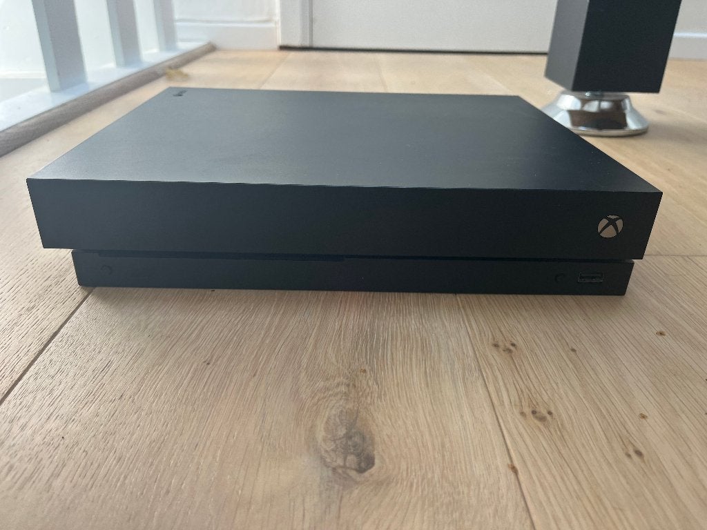 xbox one x, Consoles de jeu & Jeux vidéo, 500 GB, Avec 1 manette, Xbox One, Comme neuf