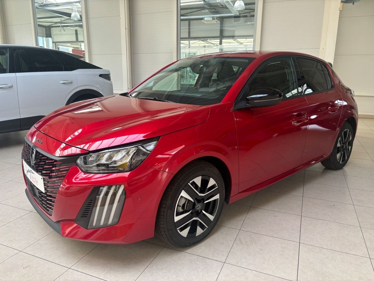 Peugeot 208 Allure Hybrid + Camera360/Navi/Keyless, Auto's, Automaat, Gebruikt, 1199 cc, Bedrijf