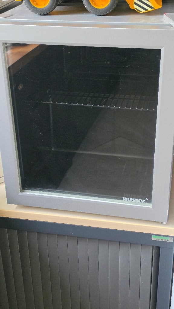 Husky frisdrank frigo, Minder dan 75 liter, Ophalen, Zo goed als nieuw, Energieklasse A of zuiniger