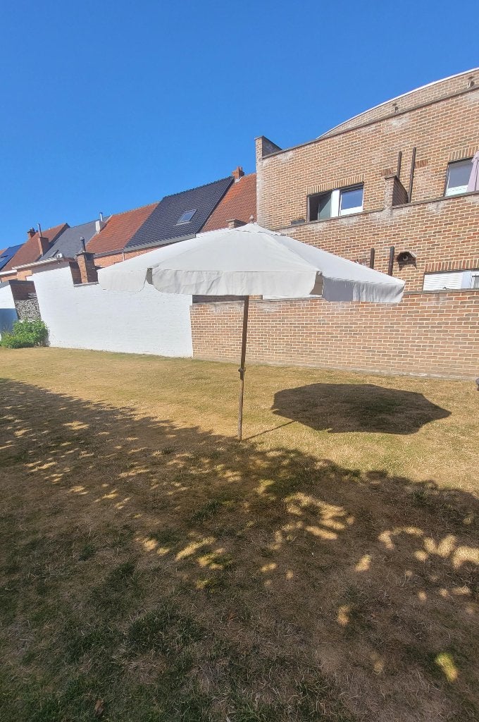 Grote parasol (3 m omtrek) (zonder voet), Jardin & Terrasse, Parasols, Utilisé, Parasol sur pied, 3 à 4 mètres, Enlèvement