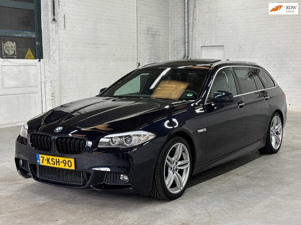 BMW 5-serie Touring 520i | M Pakket | Panoramadak | Cruise C, Automaat, Euro 5, Achterwielaandrijving, Gebruikt