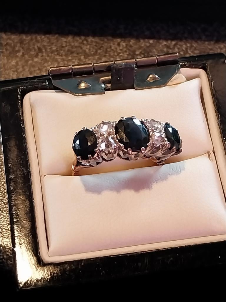 VINTAGE BAGUE DE 7,108 GRAMMES 18K ET  DIAMANTS ET SAPHIRS, Enlèvement ou Envoi, Autres couleurs, Comme neuf, Or