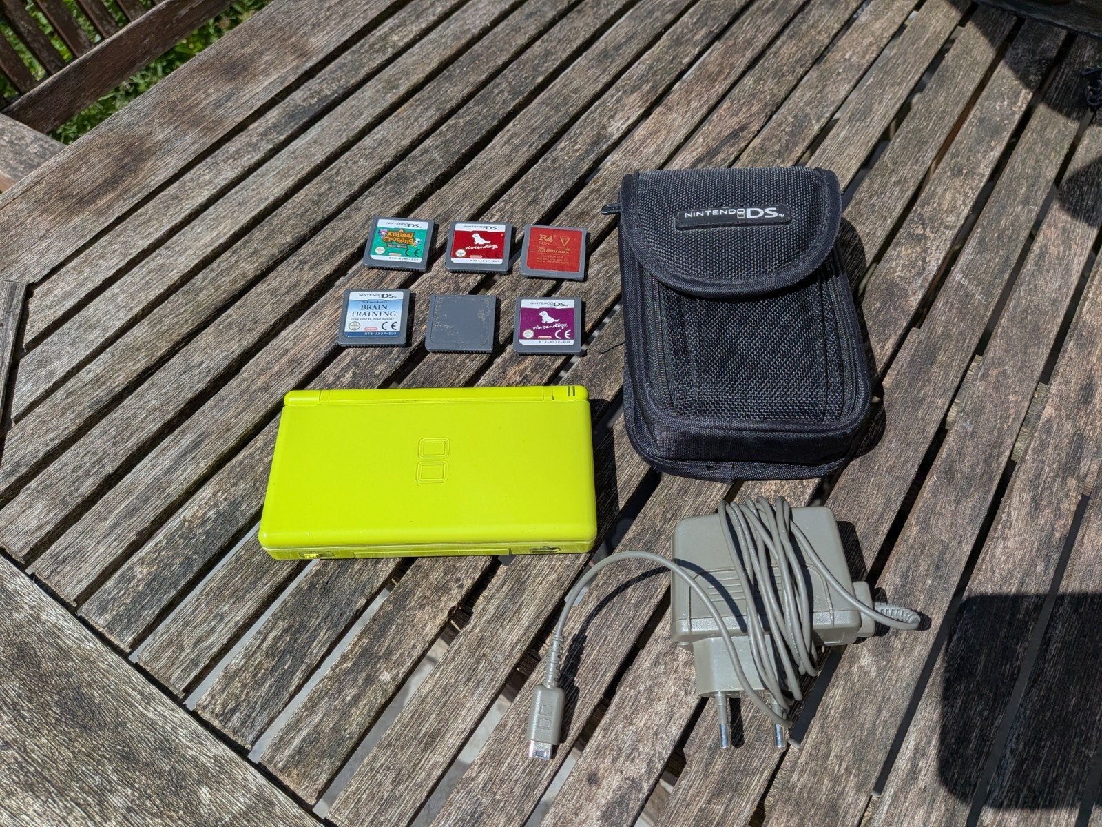 Nintendo DS - Verte - + accessoires, Reconditionné, DS Original ou Phat, Avec jeux, Vert