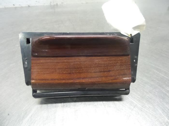 Cendrier avant d'un Mercedes 200 - 500, -, 3 mois de garantie, Utilisé, -