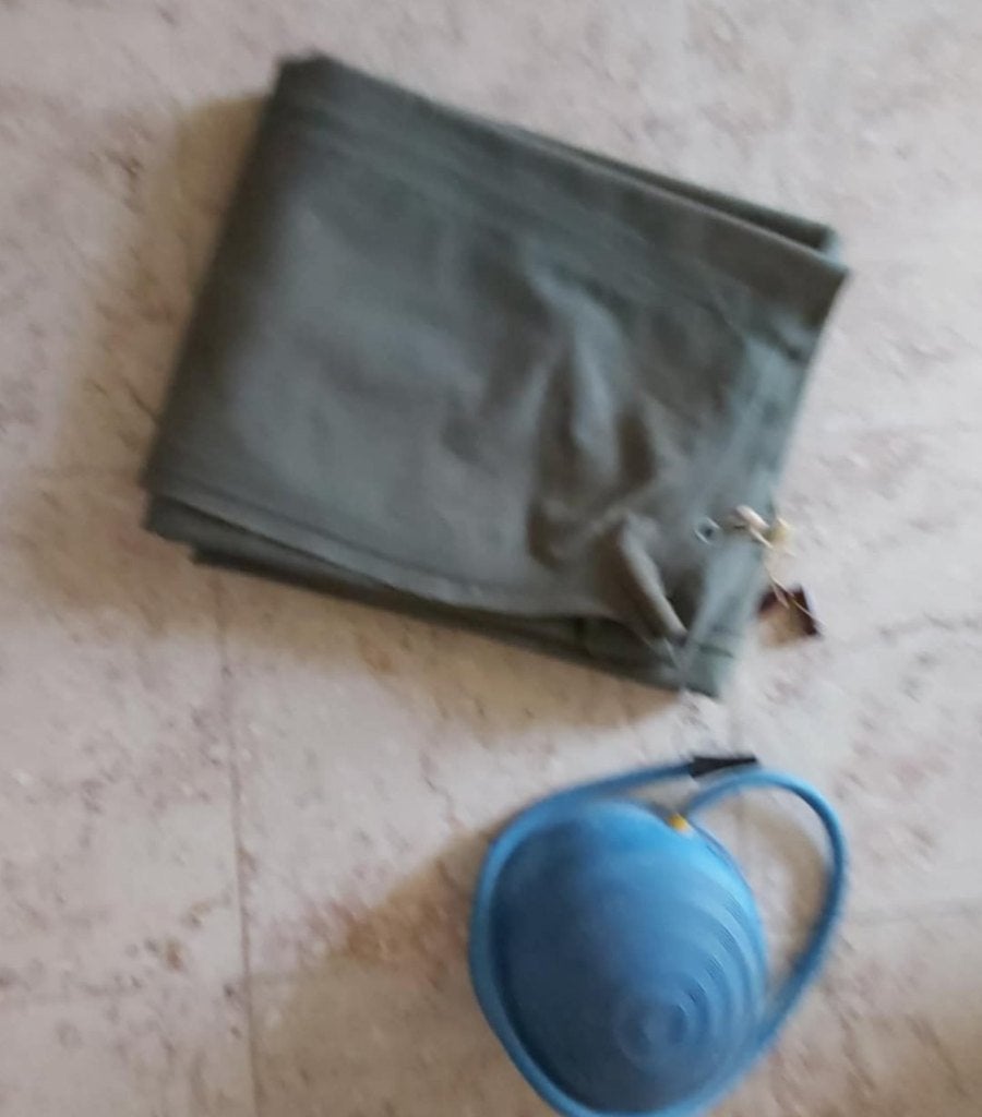 2 Vintage luchtmatrassen met voetpomp., Ophalen, Gebruikt