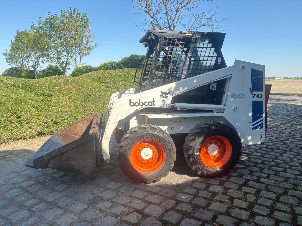 Schranklader bobcat 743, Ophalen