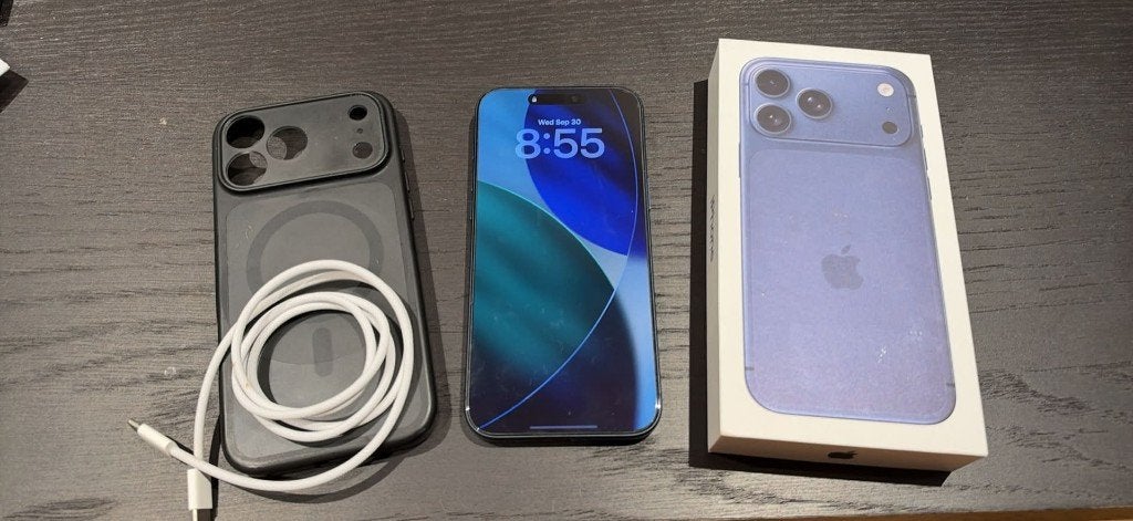 Apple iPhone 17 Pro Max – 256 Go – Bleu profond – Comme neuf, Telecommunicatie, Blauw, Zo goed als nieuw, Zonder simlock, IPhone 17 Pro Max