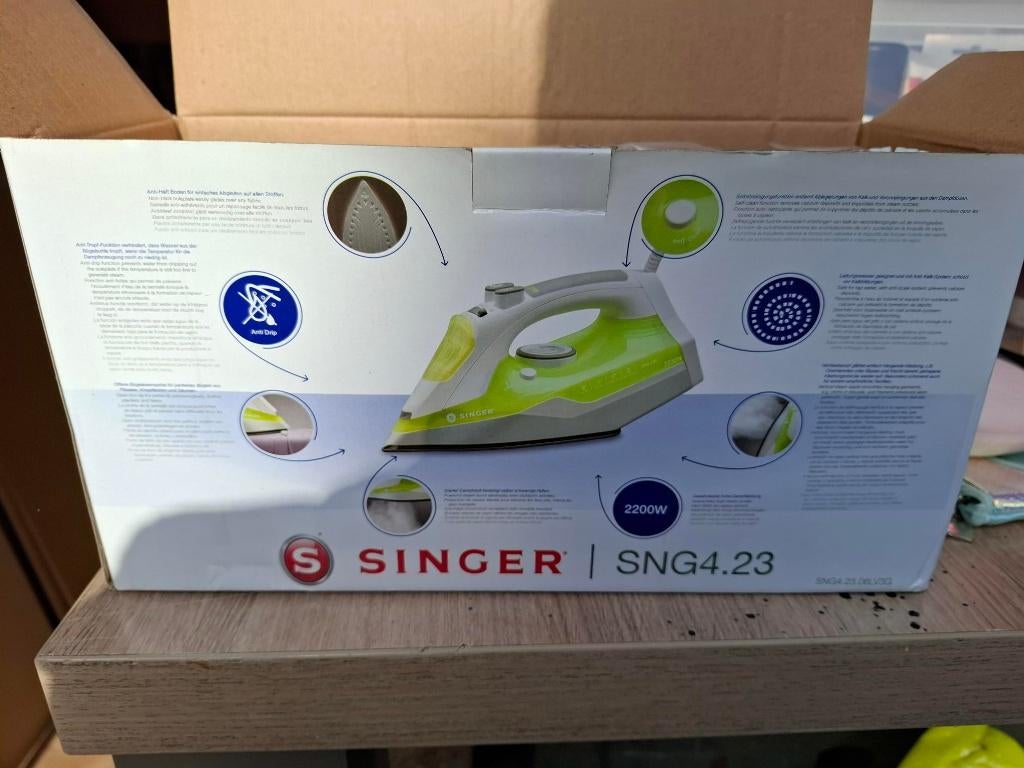 Stoomstrijkijzer van SINGER nieuw in de doos, Elektronische apparatuur, Ophalen of Verzenden, Nieuw, Strijkijzer met snoer