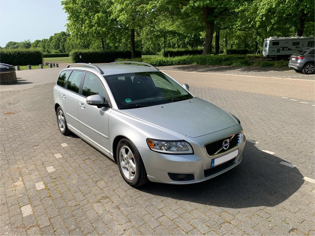 Volvo v50 1600 diesel 2011, Auto's, Voorwielaandrijving, Euro 5, Monovolume, Zwart