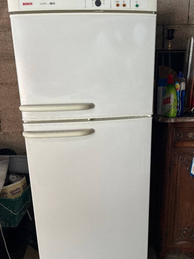 Frigo 2 portes avec congélateur, Electroménager, Classe énergétique A ou plus économe, Avec compartiment congélateur, 160 cm ou plus