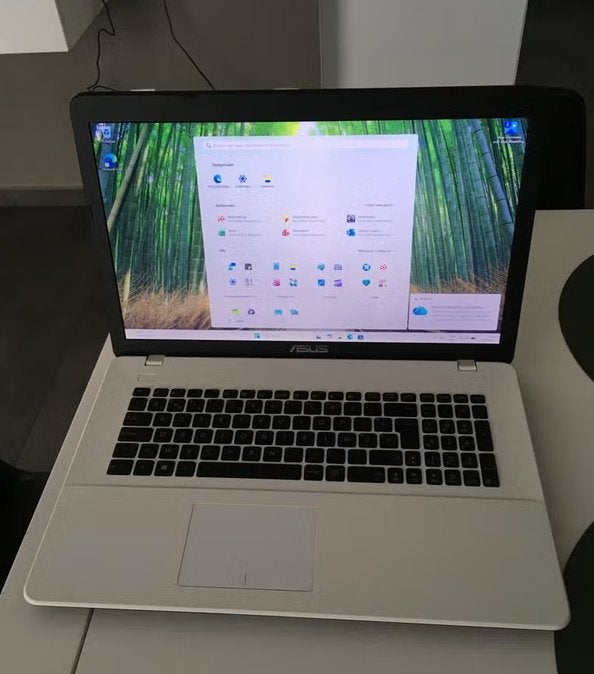 ASUS X751Y – 17" / 12GB RAM / 256GB SSD / Windows 11, 256 GB, ASUS, Refurbished, Ophalen of Verzenden