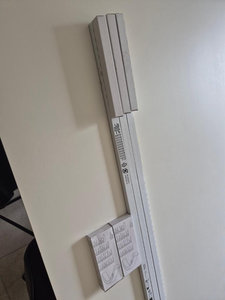 3 vidga gordijnrail 140 cm en 2 hoeken, Huis en Inrichting, Stoffering | Gordijnen en Lamellen, Ophalen
