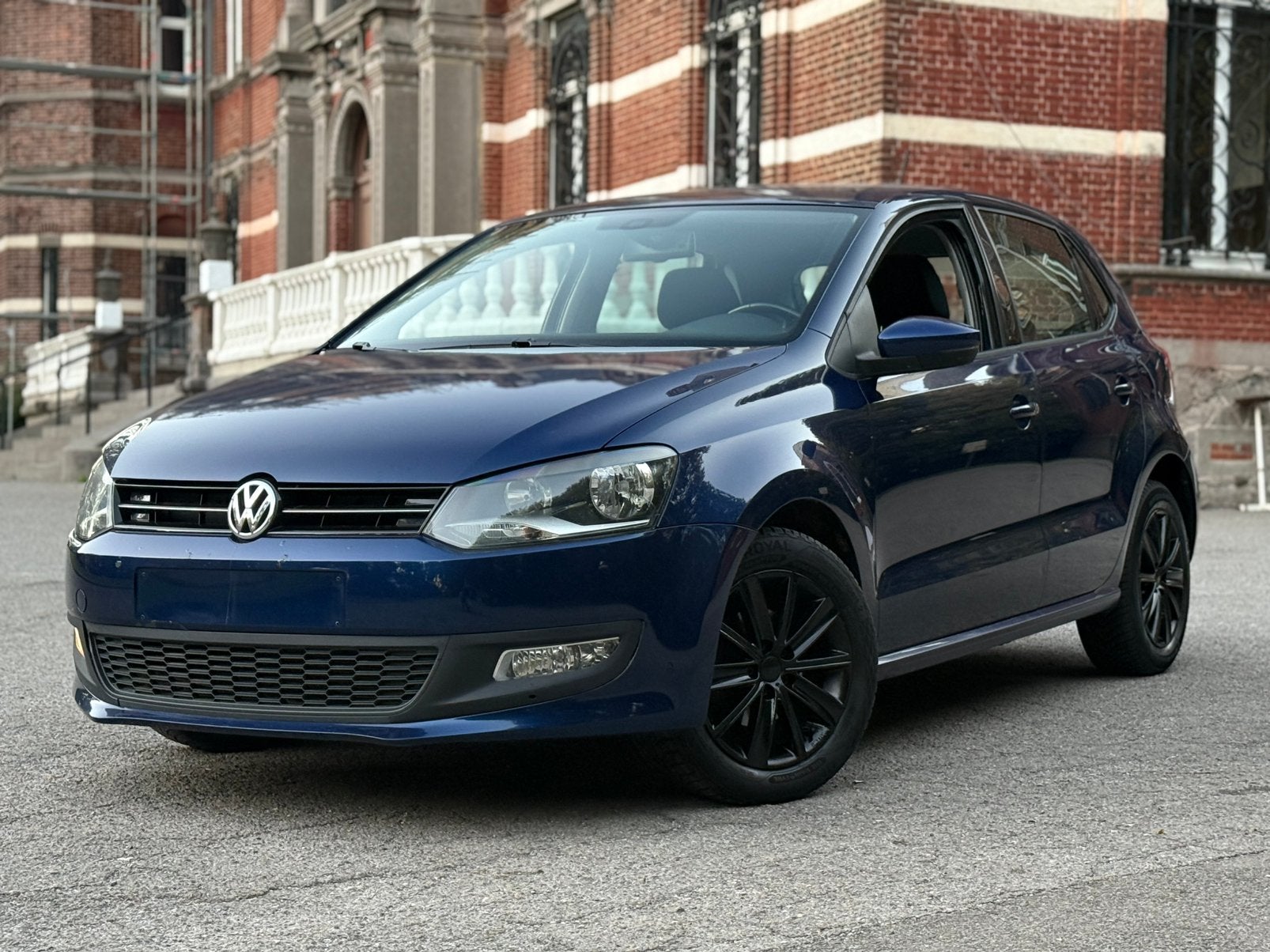 VOLKSWAGEN POLO 1.2i HIGHLINE – ESSENCE – 69 CH, Euro 5, Achat, Boîte manuelle, Entretenue par le concessionnaire