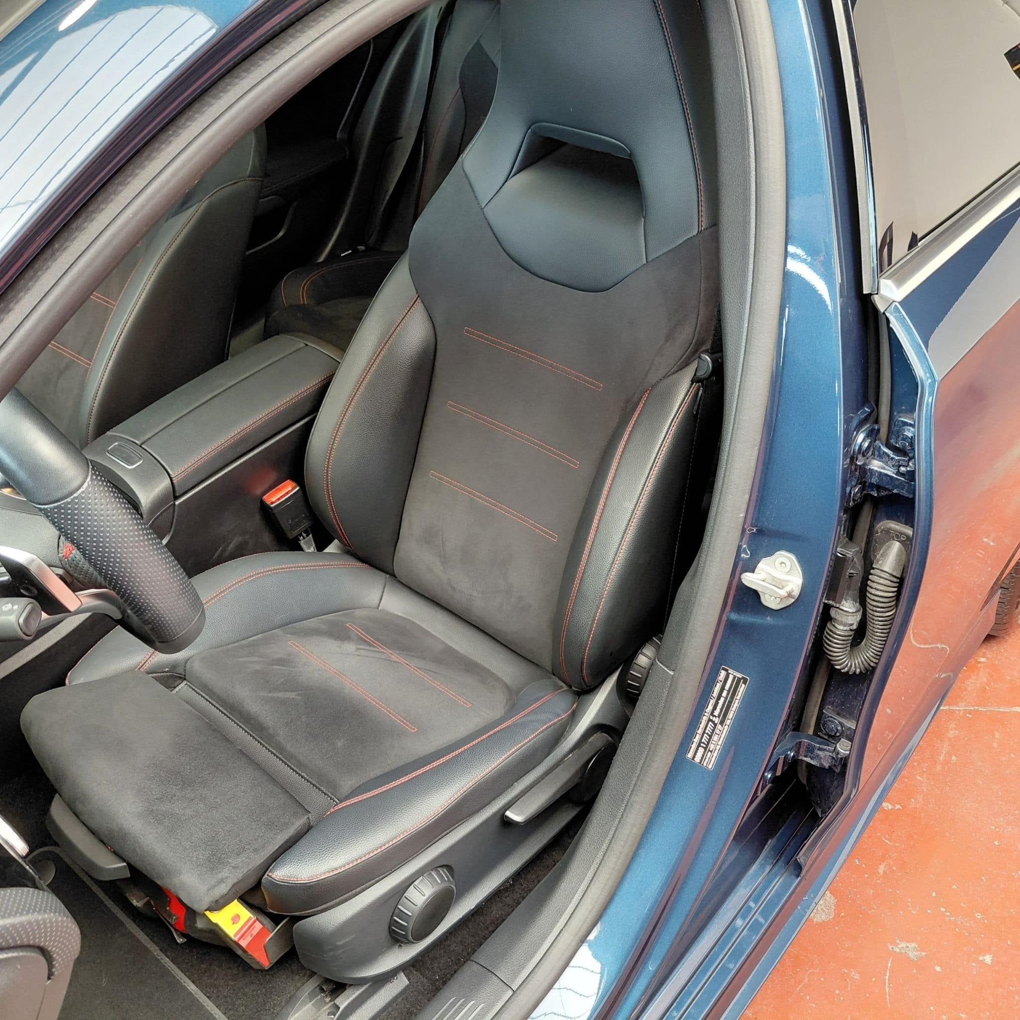 Mercedes-Benz A-Klasse 250 e Hatchback AMG Line | Panoramisc, Auto's, Dealer onderhouden, Stof, Gebruikt, Zwart
