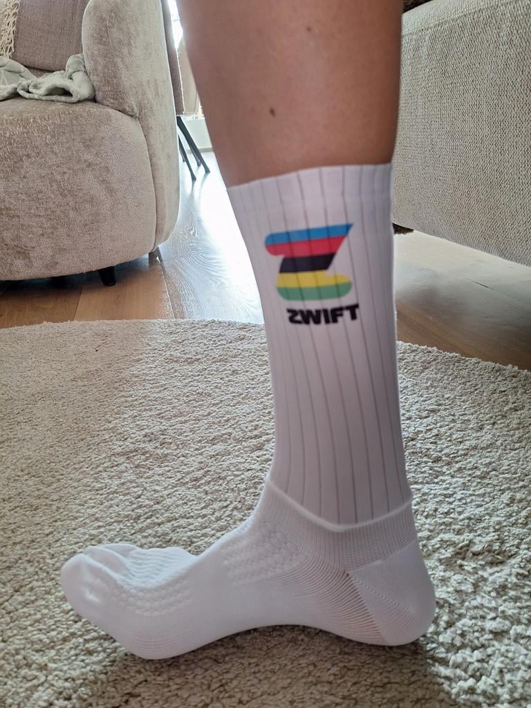 Alpecin Deceuninck Canyon Zwift aero socken MvdP

Direct van, Enlèvement, Taille 39 à 42