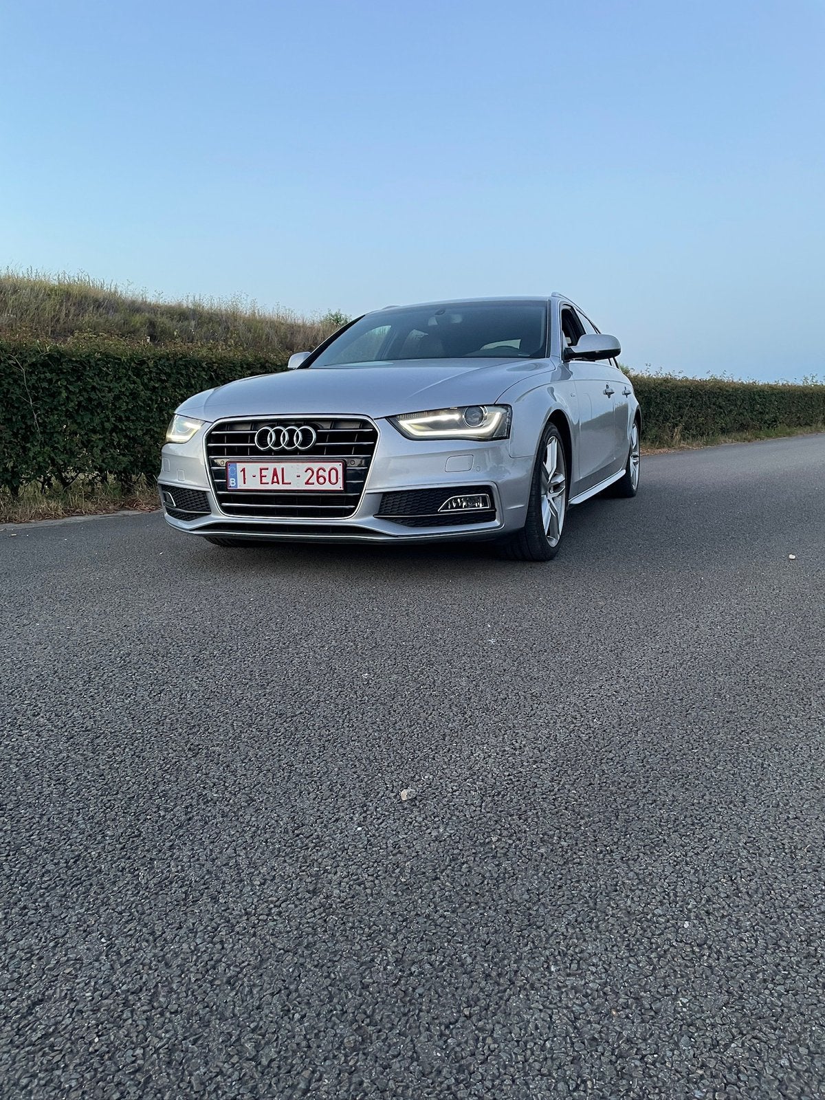 Audi A4 2.0 tdi S-line, Autos, Cuir, Argent ou Gris, Achat, Capteur de stationnement