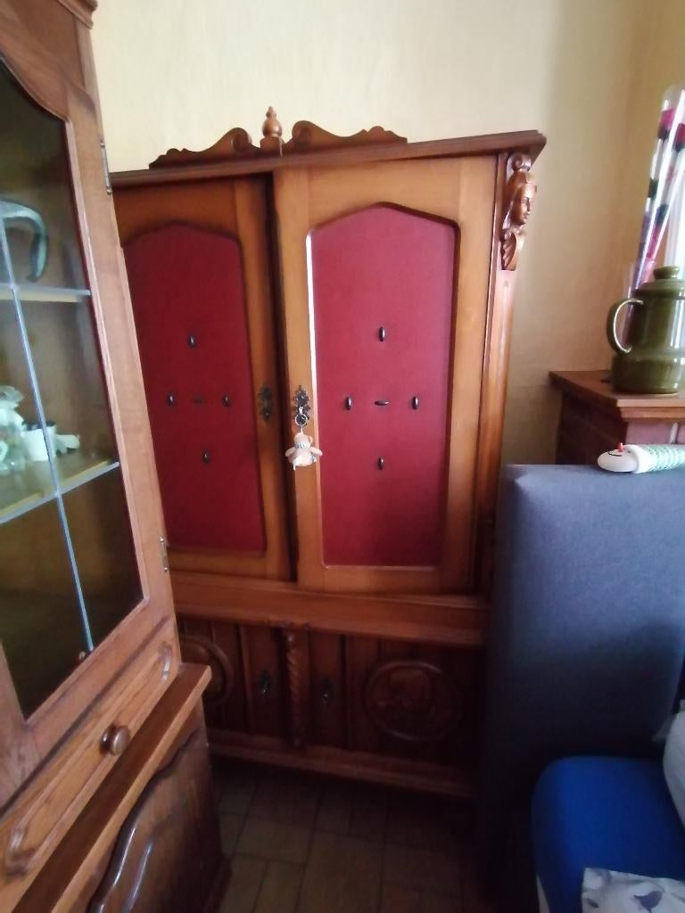 salle a manger, Enlèvement, Utilisé