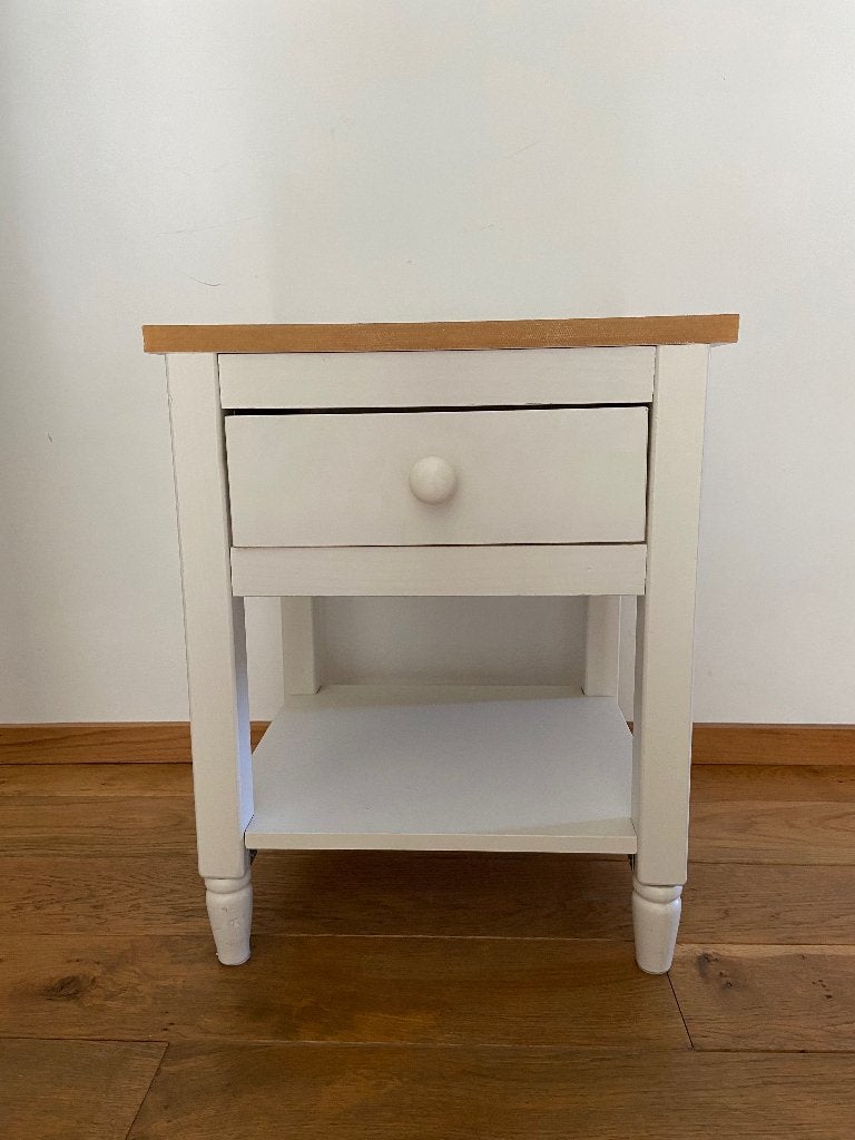 Table de chevet en pin, Maison & Meubles, Moins de 55 cm, Moins de 45 cm, Enlèvement, Utilisé