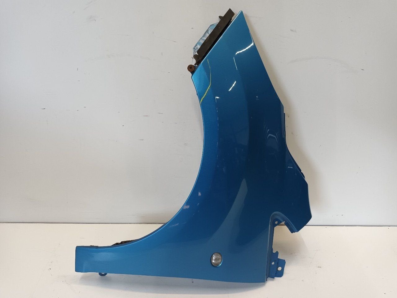 Spatbord links voor Ford Ka, Onderdelen@venauto.nl, Van der Ven Autorecycling B.V., Ettenseweg 76, 4706 PB Roosendaal, The Netherlands