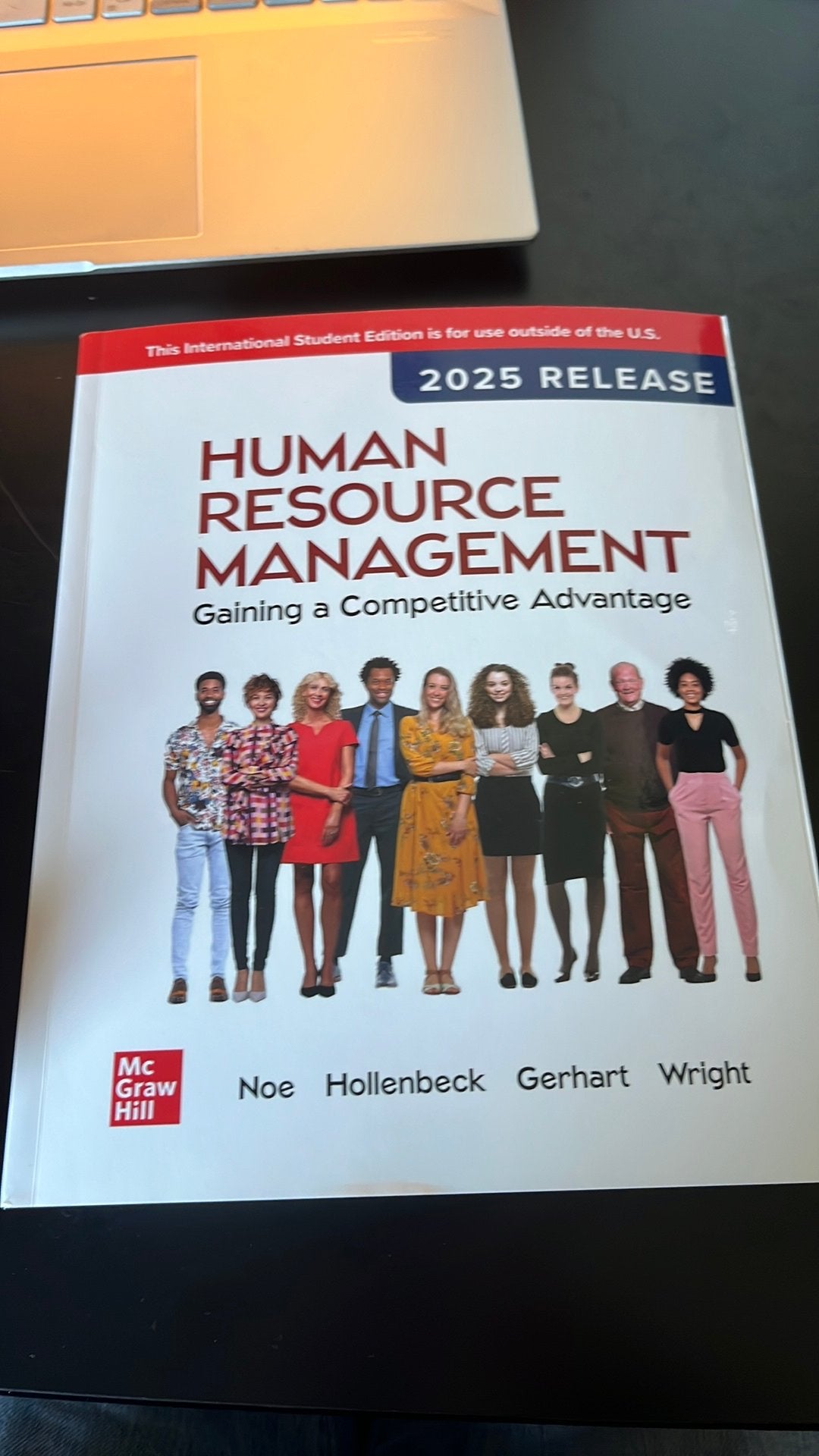 Human resource management: gaining a competitive advantage, Ophalen of Verzenden, Zo goed als nieuw