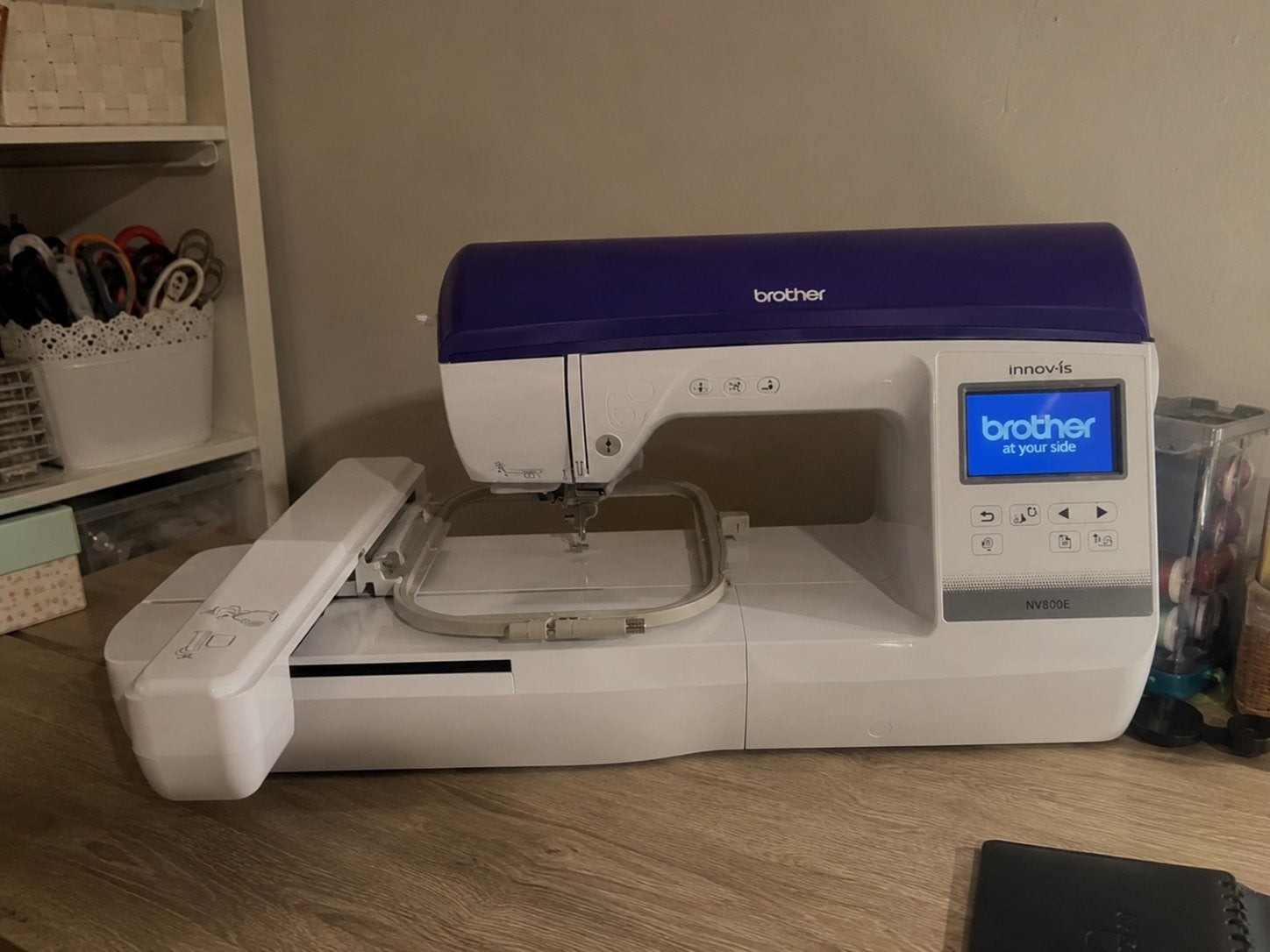 Brother Innov-is NV800E borduurmachine - zo goed als nieuw, Ophalen, Zo goed als nieuw, Accessoires, Brother