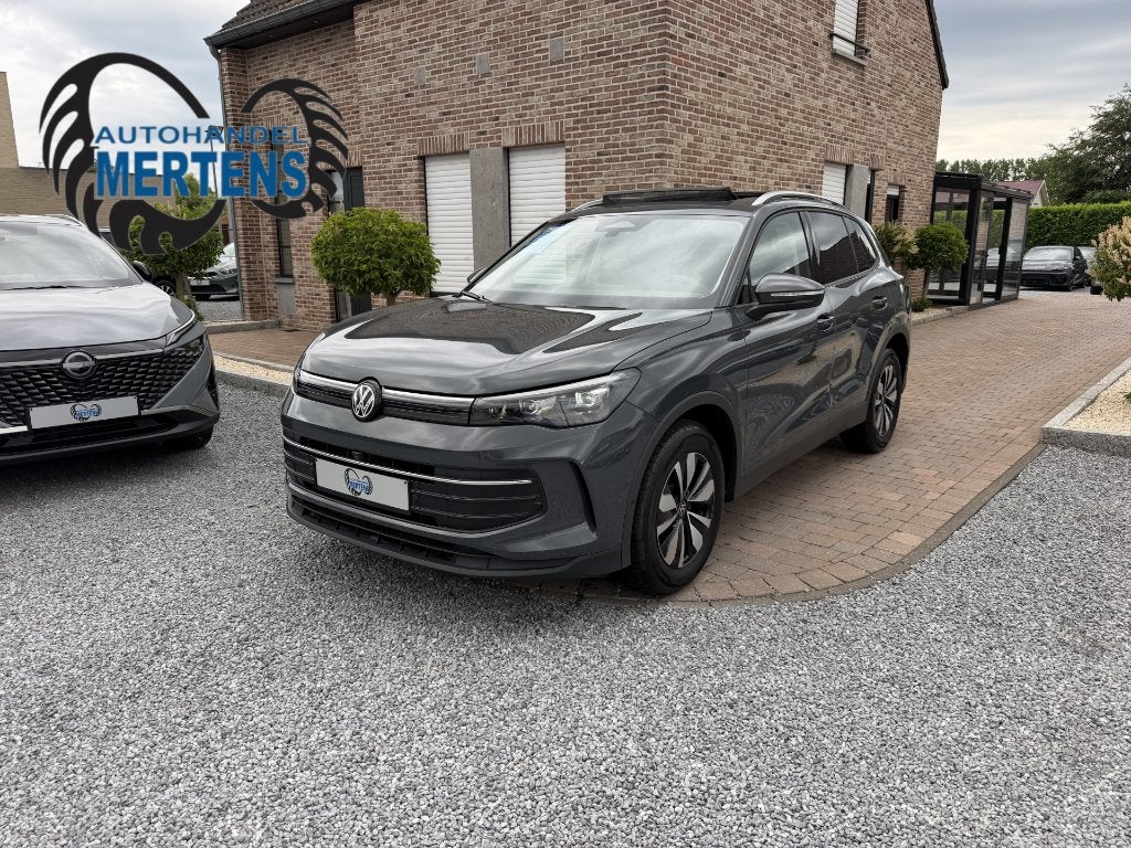Volkswagen Tiguan 1.5eTSI DSG PANO IQ-LIGHT 30 YEARS EDITION, Automaat, 1498 cc, 4 cilinders, Leder en Stof