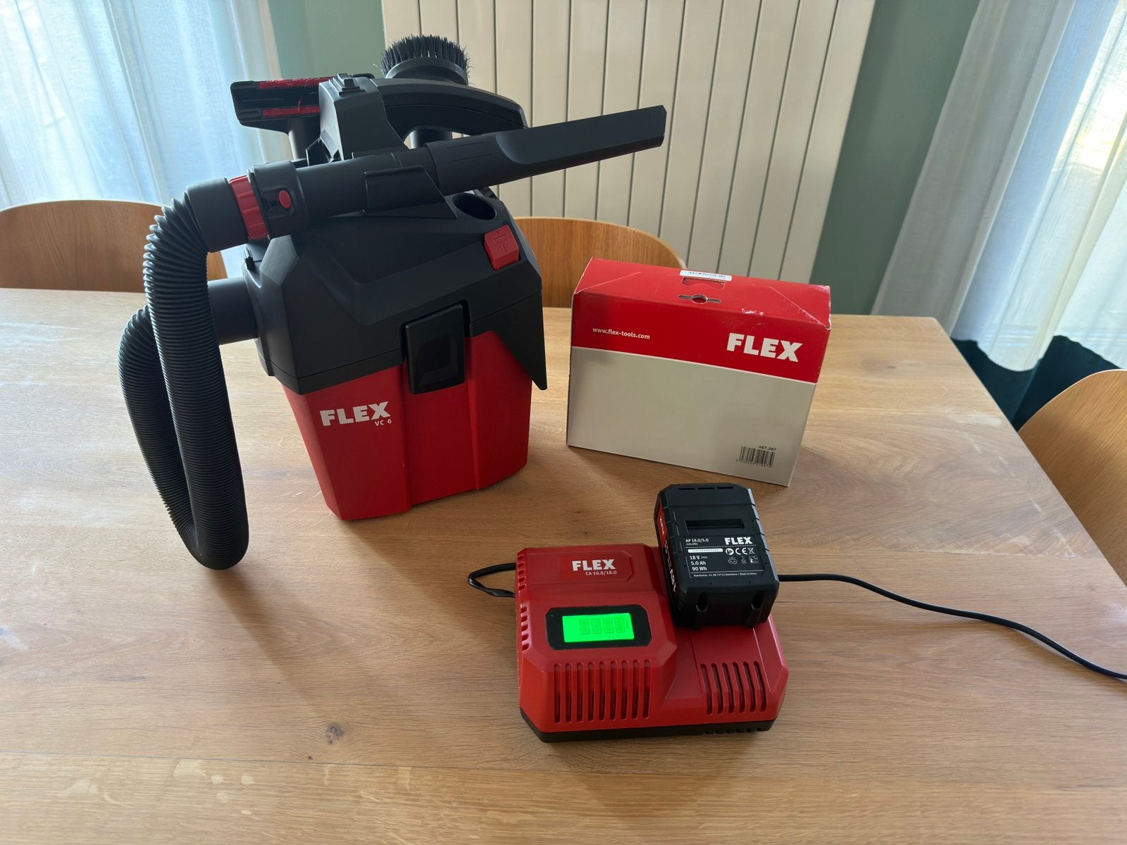 Autostofzuiger Flex VC6, Ophalen