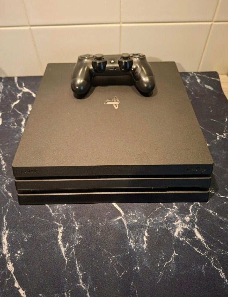 Ps4 pro 1TB, 1 controller, Games en Spelcomputers, Ophalen, Gebruikt, 1 TB, Met 1 controller
