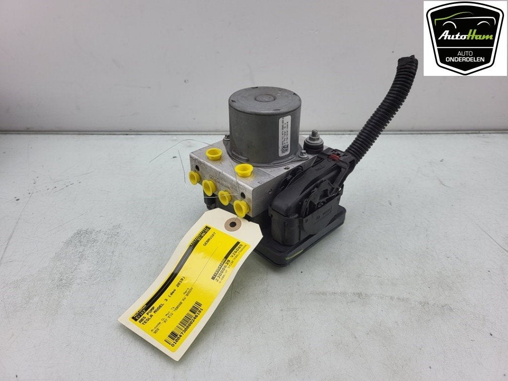 ABS POMP (|110354100A|104474500B|10474500B|104474600A|), Robert Bosch AG, Gebruikt, Overige automerken, Robert-Bosch-Allee 1
74232  Abstatt, DE