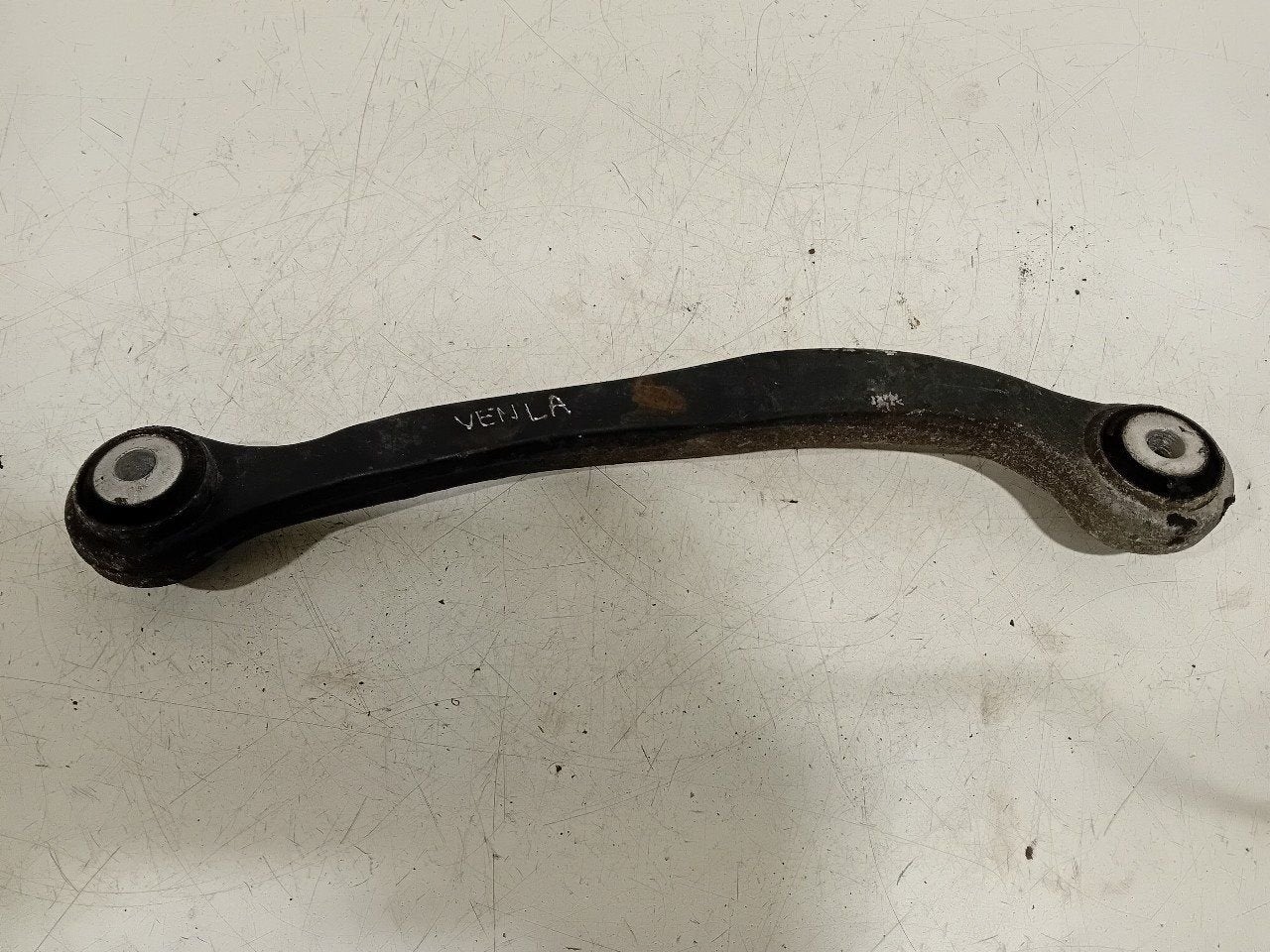 Draagarm links achter Mercedes-Benz CLS-Klasse, Onderdelen@venauto.nl, Van der Ven Autorecycling B.V., Gebruikt, Ettenseweg 76, 4706 PB Roosendaal, The Netherlands