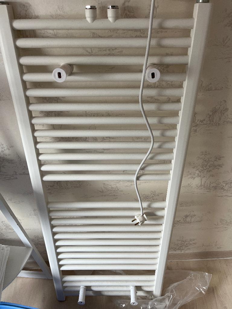 Verwarming badkamer, Doe-het-zelf en Bouw, Ophalen, Gebruikt