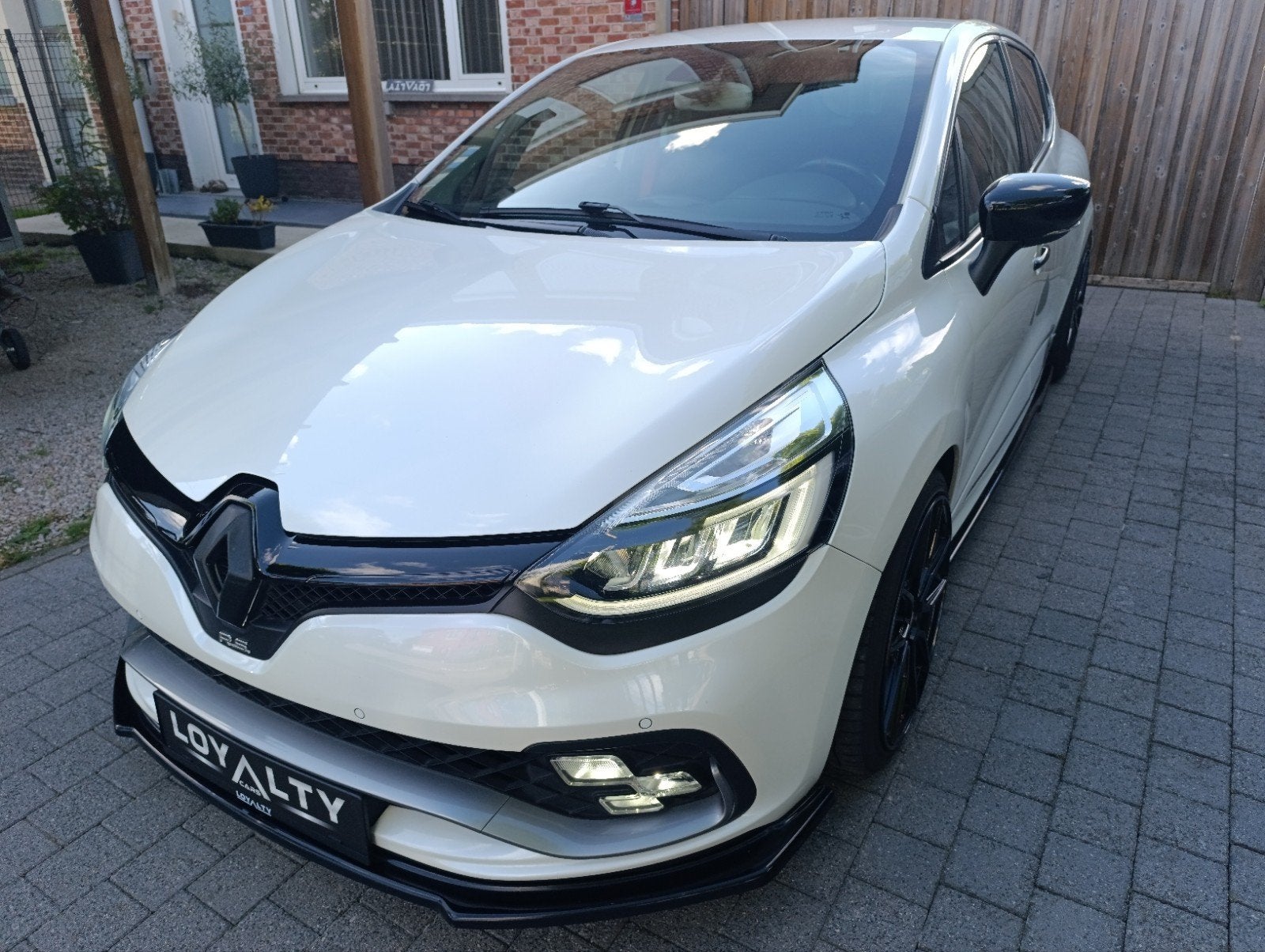 Renault Clio RS Trophy 220 | Akrapovic | Édition noire compl, Autos, Renault, Cuir, Achat, Entreprise, Carnet d'entretien