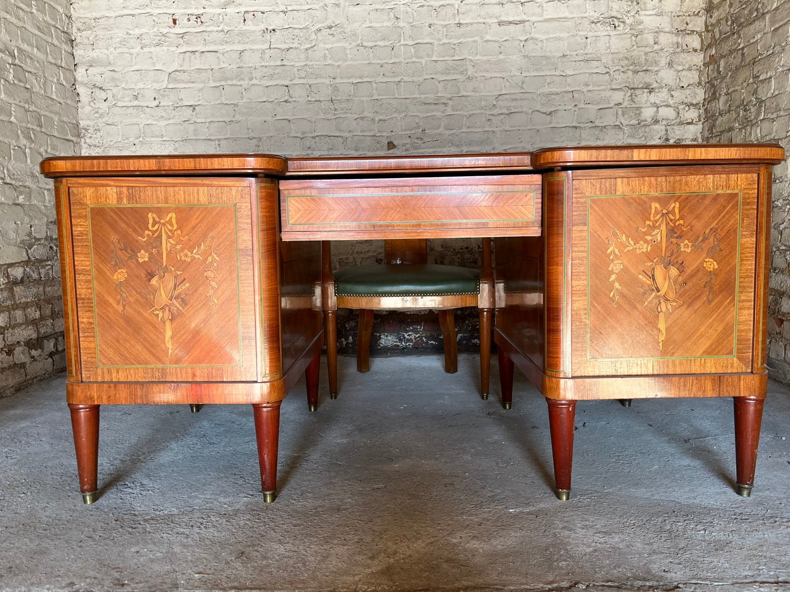 Authentique Bureau met siertekeningen, Antiek en Kunst, Ophalen