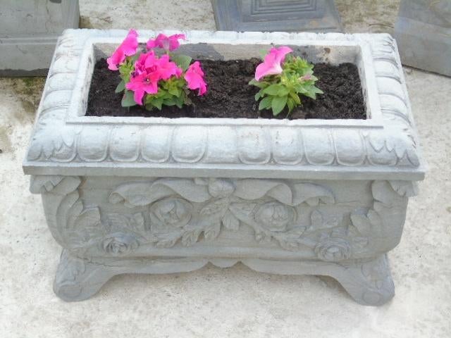 jardinière en pierre bleu avec dessins ., 40 à 70 cm, Pierre, Comme neuf, Enlèvement