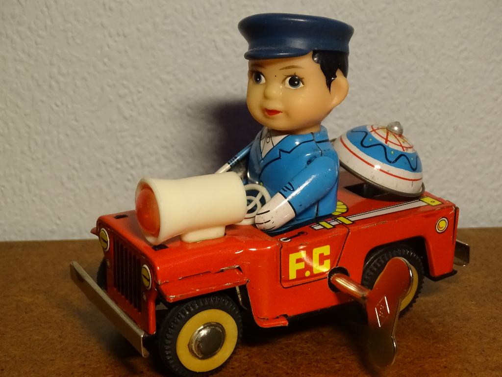 Fire Chief MS884 met opwindsleuteltje, Ophalen of Verzenden, Gebruikt