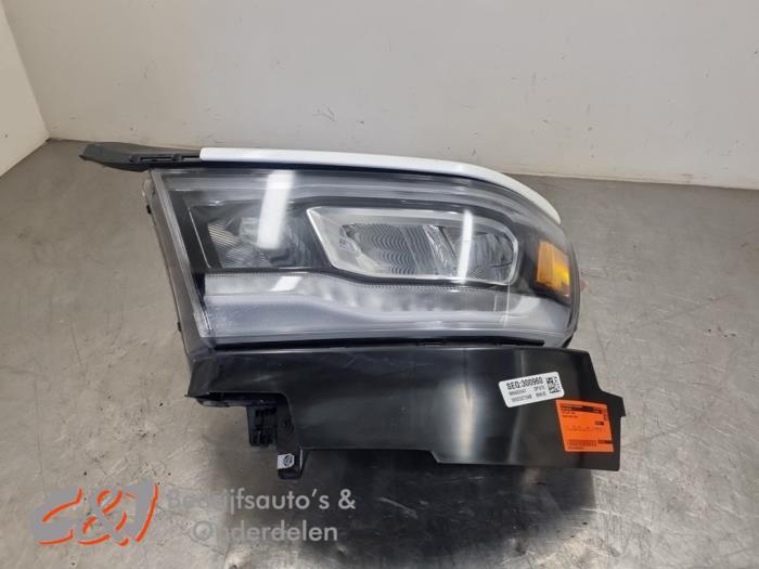 Phare gauche d'un Dodge RAM, Autos : Pièces & Accessoires, Éclairage, -, 3 mois de garantie, Utilisé, -